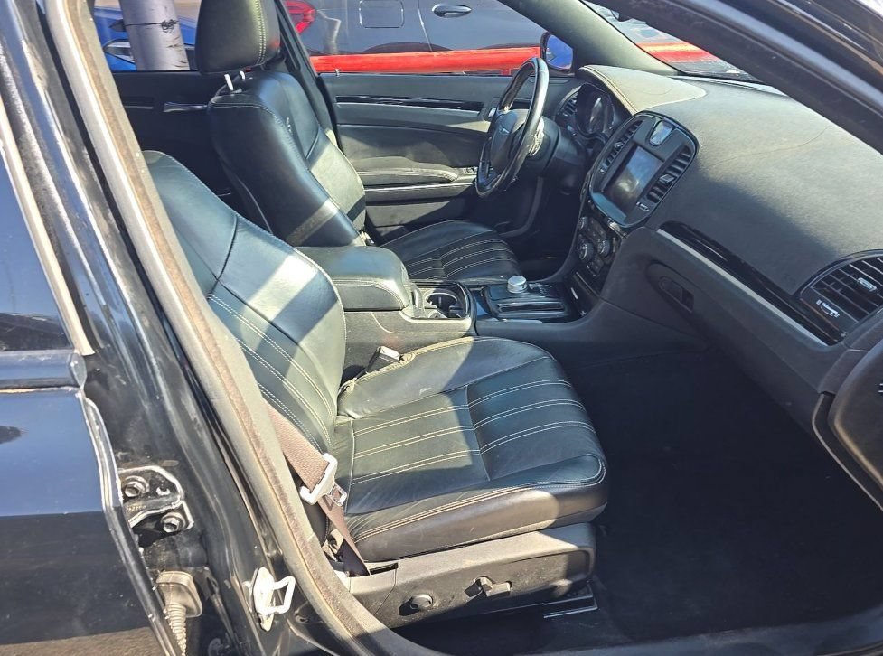 Used 2022 Chrysler 300 S RWD image 4