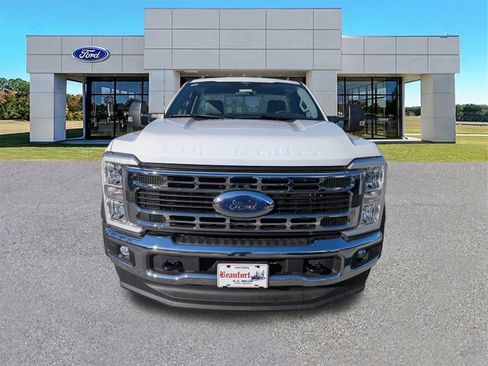 New 2025 Ford F450 XL w/ XL Chrome Package image 9