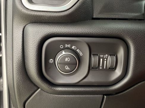 Used 2022 RAM 2500 Laramie AWD/4WD image 18