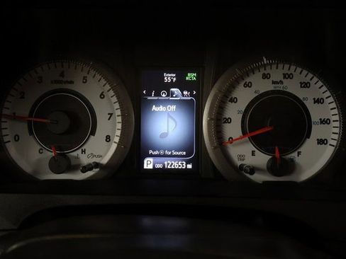 Used 2019 Toyota Sienna SE image 15