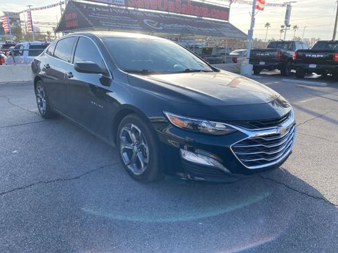 Used 2023 Chevrolet Malibu LT image 3
