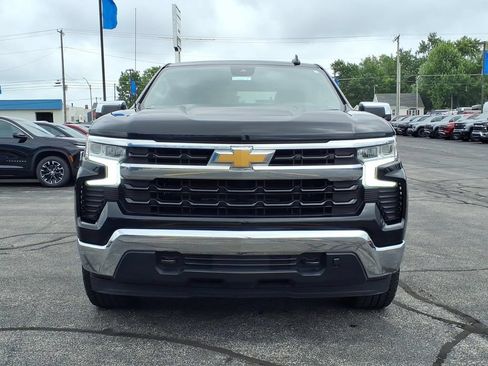 Used 2022 Chevrolet Silverado 1500 LT AWD/4WD image 2