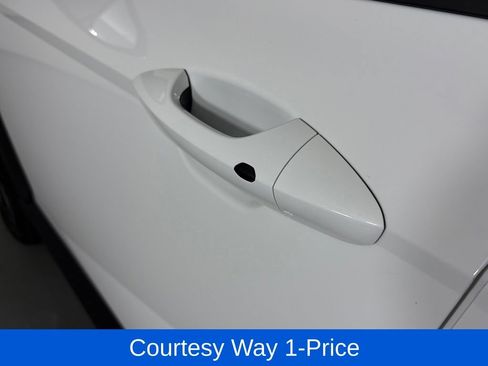Used 2025 Hyundai Kona SEL FWD image 13