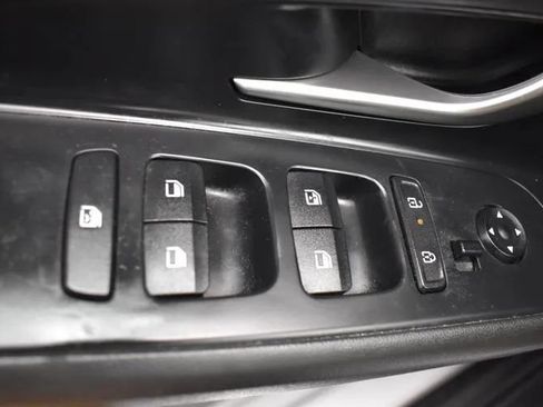 Used 2024 Hyundai Elantra SEL FWD image 20