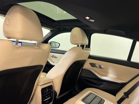 Used 2025 BMW 330i xDrive Sedan AWD/4WD image 31