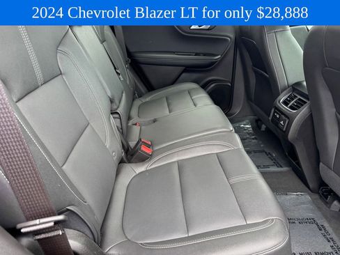 Used 2024 Chevrolet Blazer LT w/ Sound & Technology Package FWD image 10
