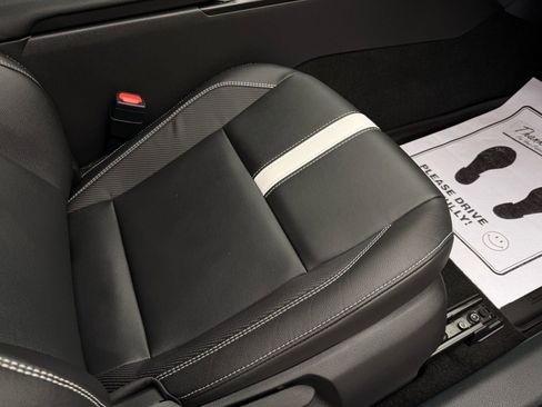 Used 2025 Toyota Camry SE image 19