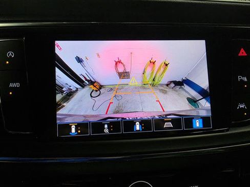 Used 2022 Buick Enclave Premium AWD/4WD image 23