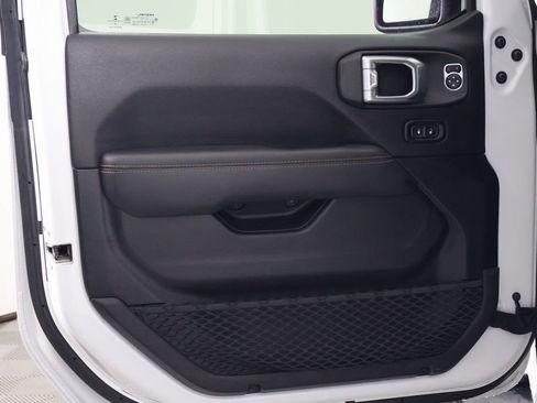 Used 2021 Jeep Wrangler Unlimited Sahara image 12