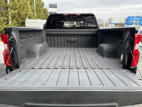 Used 2024 Chevrolet Silverado 1500 Custom Trail Boss w/ Midnight Edition image 29