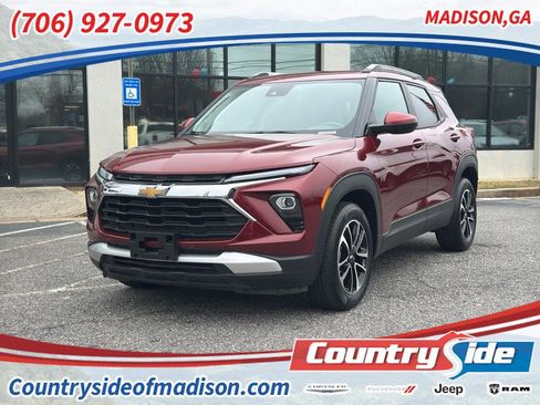 Used 2025 Chevrolet TrailBlazer LT image 1