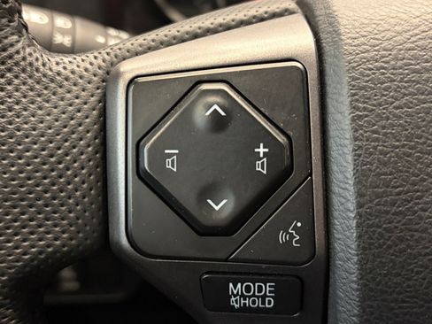 Used 2023 Toyota Tacoma TRD Off-Road w/ TRD Premium Off Road Package AWD/4WD image 32