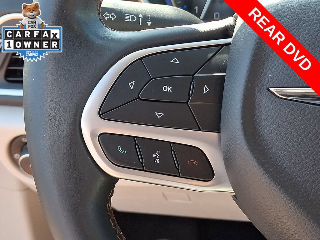 Used 2018 Chrysler Pacifica Touring-L FWD image 22
