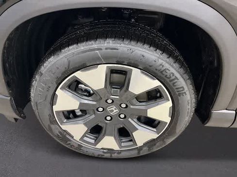 Used 2026 Honda Pilot Touring image 11