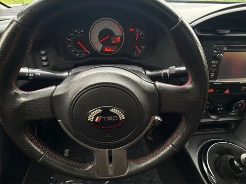 Used 2014 Scion FR-S RWD image 26