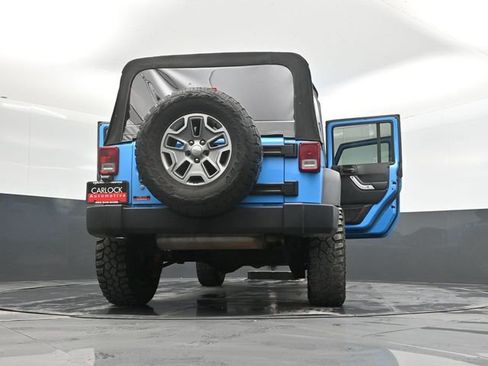 Used 2017 Jeep Wrangler Unlimited Rubicon w/ Connectivity Group image 51