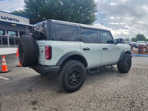 Used 2024 Ford Bronco Badlands image 4