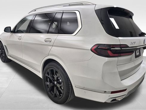 New 2026 BMW X7 xDrive40i image 7