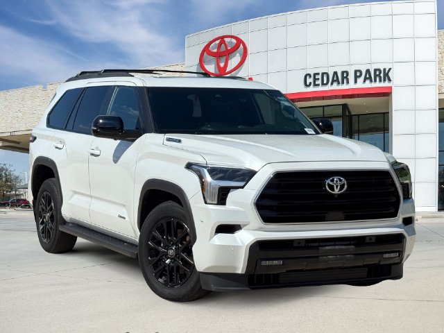 Used 2025 Toyota Sequoia Limited w/ Tow Technology Package AWD/4WD image 1