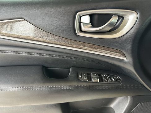 Used 2014 INFINITI QX60 AWD w/ Cargo Package image 10