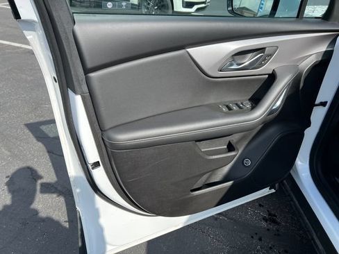 Certified 2024 Chevrolet Blazer LT w/ LPO, Floor Liner Package AWD/4WD image 37