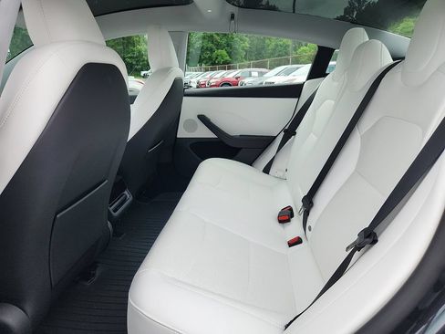Used 2025 Tesla Model 3 Long Range RWD image 13
