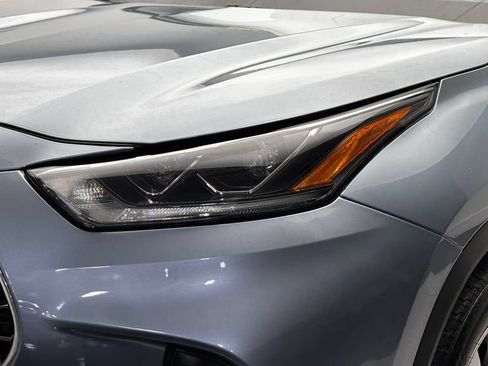 Used 2023 Toyota Highlander Platinum AWD/4WD image 3