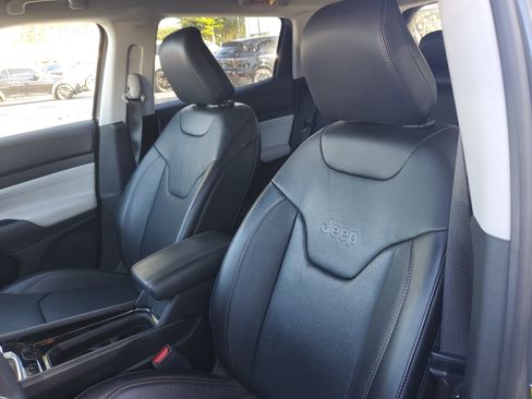 Used 2022 Jeep Compass Limited w/ Elite Group image 9