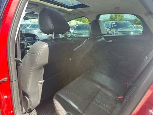 Used 2012 Ford Focus Titanium image 16