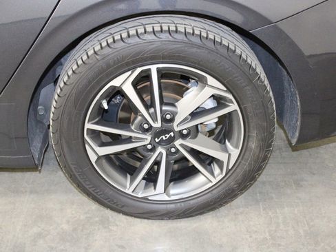 Used 2023 Kia Forte LXS w/ LXS Technology Package image 38