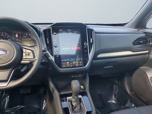 Used 2025 Subaru Forester Limited image 11