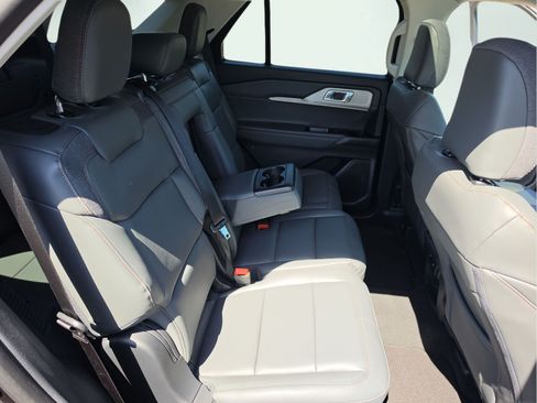 New 2026 Ford Explorer Active w/ Active Comfort Package AWD/4WD image 19