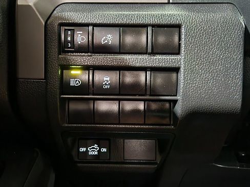 Used 2024 Toyota Tacoma TRD Off-Road AWD/4WD image 43