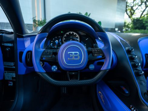 Used 2020 Bugatti Chiron image 26