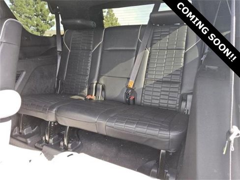 Used 2022 Cadillac Escalade Sport Platinum image 2