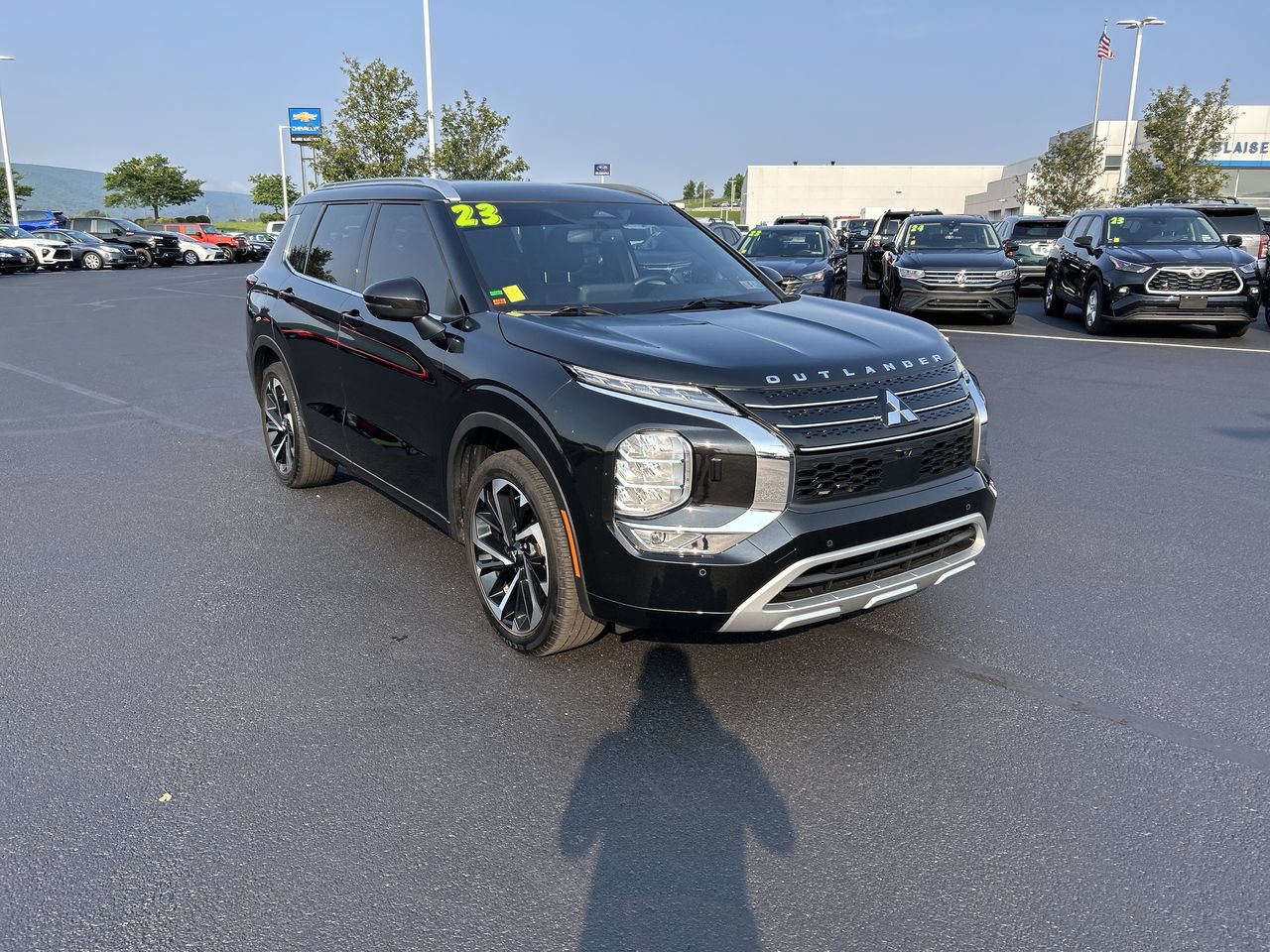 Used 2023 Mitsubishi Outlander SEL AWD/4WD image 1