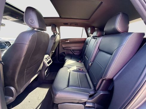 Used 2022 Volkswagen Atlas Cross Sport SE image 24