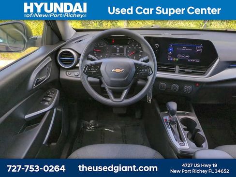 Used 2024 Chevrolet Trax LS FWD image 16
