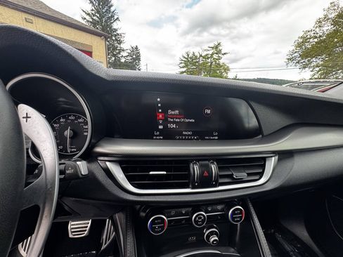 Used 2019 Alfa Romeo Stelvio Sport w/ Quick Order Package 22J Sport AWD/4WD image 34