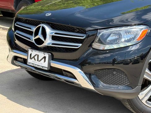 Used 2018 Mercedes-Benz GLC 300 4MATIC image 5
