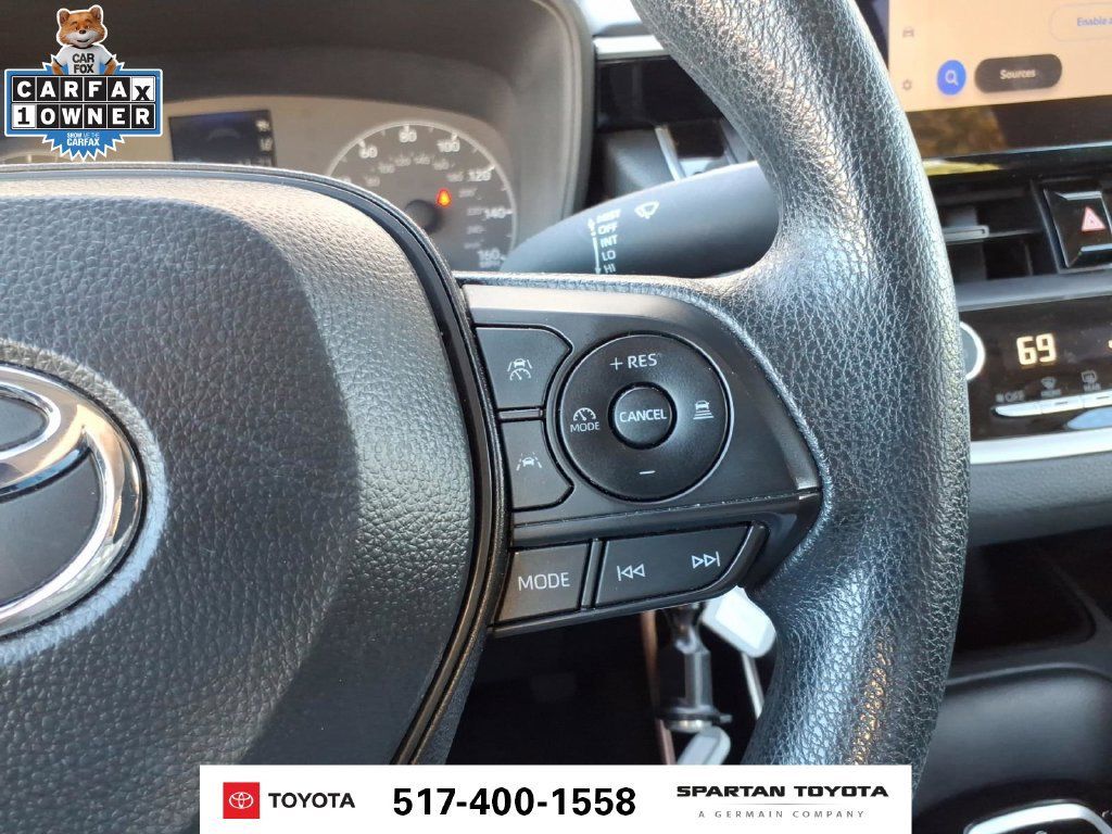 Used 2025 Toyota Corolla LE FWD image 19