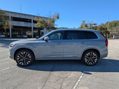 New 2026 Volvo XC90 T8 Plus w/ Protection Package Premier image 3