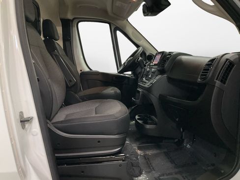 Used 2025 RAM ProMaster 2500 w/ Safety Group FWD image 17