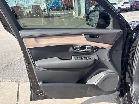 Certified 2025 Volvo XC90 B6 Plus image 15