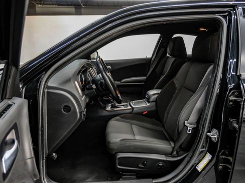 Used 2022 Dodge Charger SXT RWD image 4