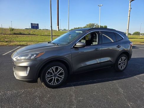 Certified 2022 Ford Escape SEL w/ Technology Package AWD/4WD image 9