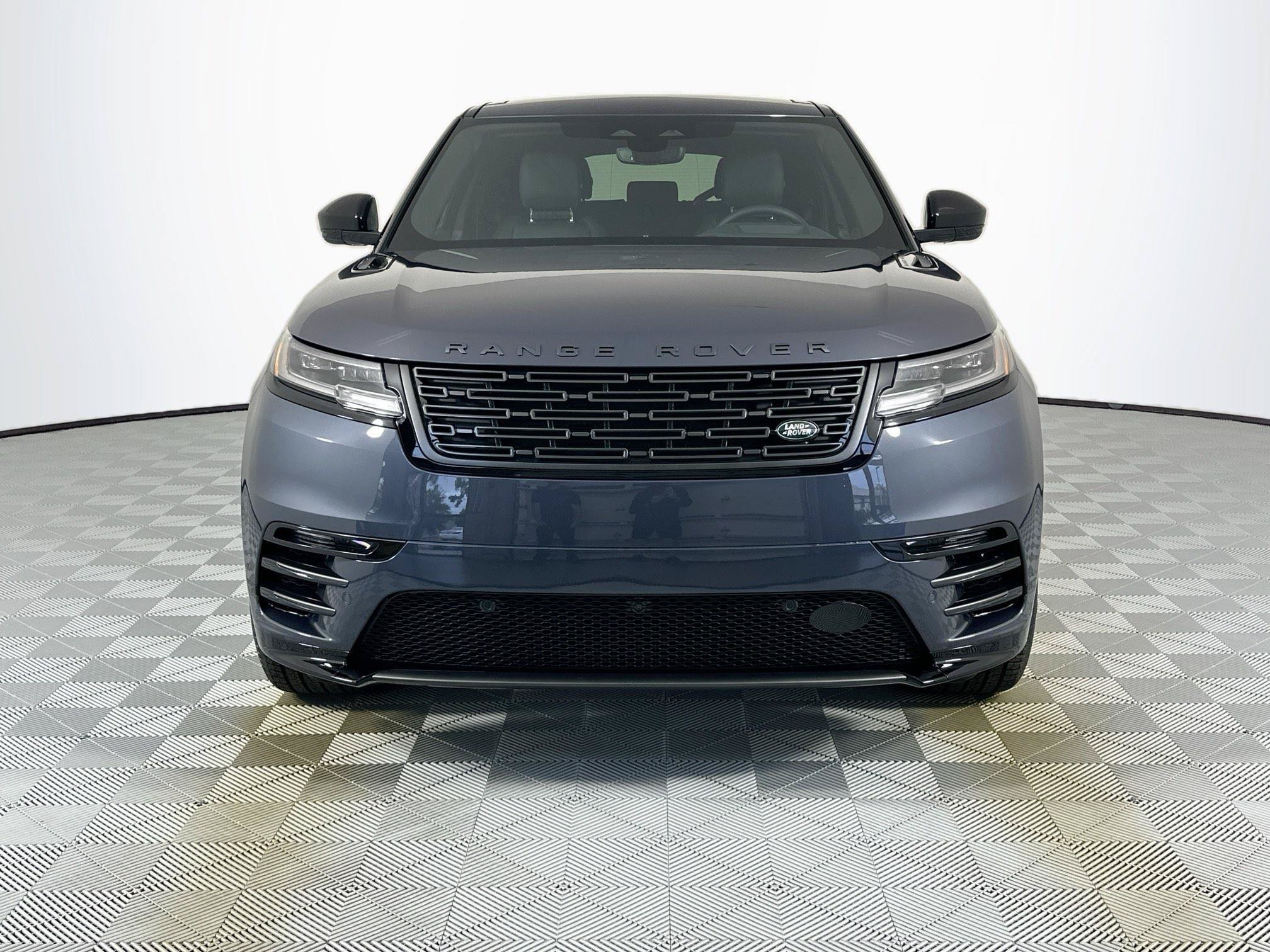 Used 2026 Land Rover Range Rover Velar Dynamic SE AWD/4WD image 2