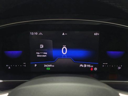 Used 2022 Volkswagen Tiguan SE R-Line image 7