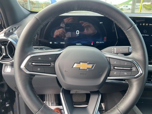 Used 2025 Chevrolet Equinox LT image 14