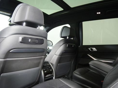 Certified 2023 BMW X7 xDrive40i w/ Executive Package image 22